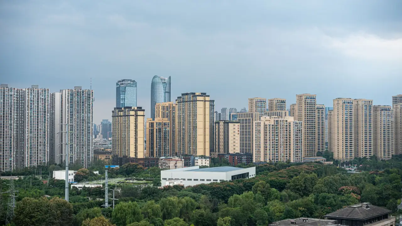 2025年四川软件开发行业技术趋势与主流架构选型分析正文配图 1
